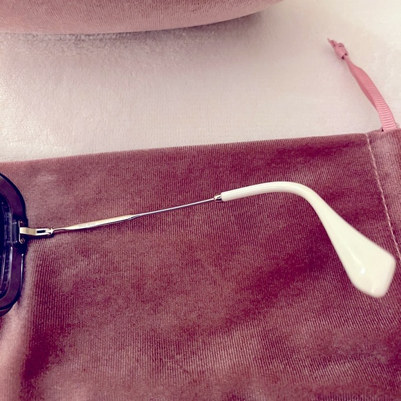 Miu Miu  Women sunglasses worn once in excellent condition - Picture 3 of 5